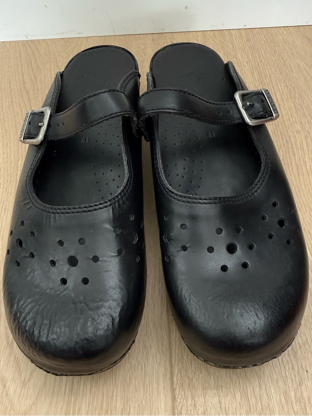 Dansko Black Leather Mary Jane Clogs Size 41 Adjustable Strap Comfort Shoes